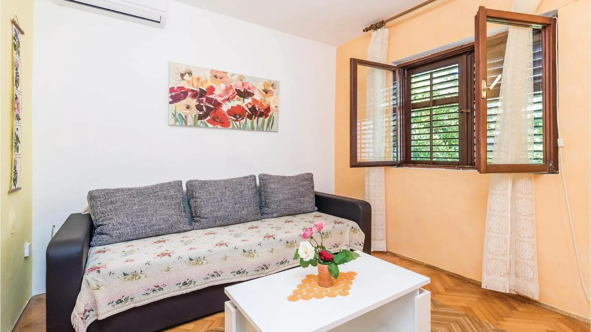 Stunning Apartment In Barbat-Rab With Wifi Barbat na Rabu
